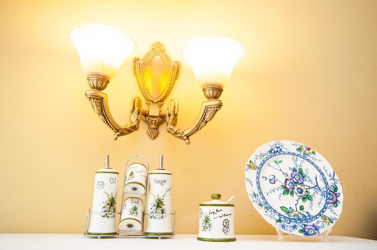 Art Suites Near Deribasovskayaオデッサ エクステリア 写真